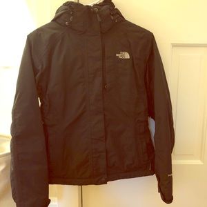 EUC, Women’s Black Fitted North Face Jacket!